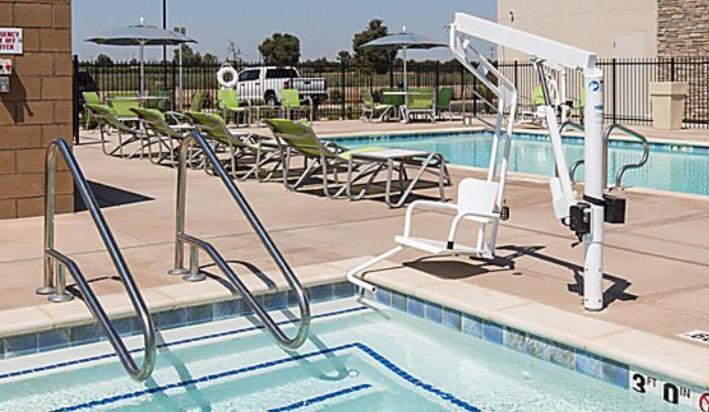Holiday Inn Express Visalia-Sequoia Gateway Area By Ihg Exterior foto